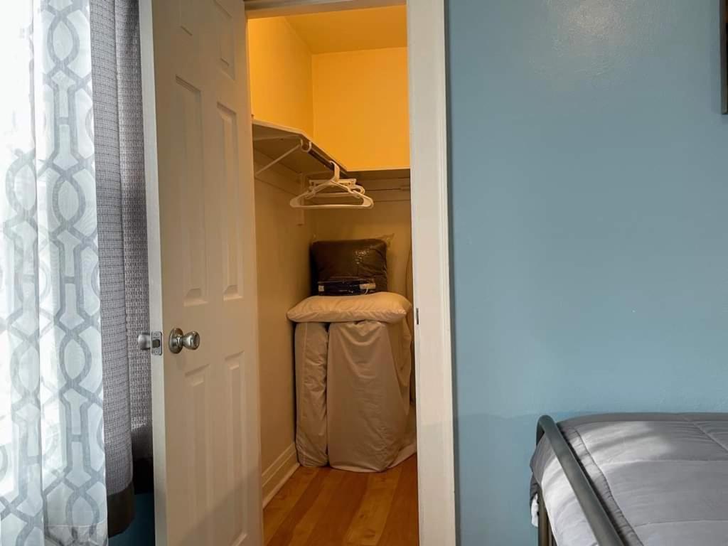 2 Bedroom Apt Near Great Lakes Naval Base And 6 Flags Waukegan Extérieur photo